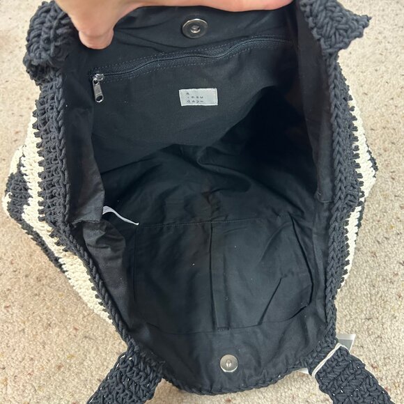 NEW A New Day Hand Crafted Woven Tote Bag Black & Ivory Crochet - Picture 3 of 5